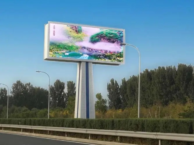 成都广告公司大型立柱广告牌优点有哪些？