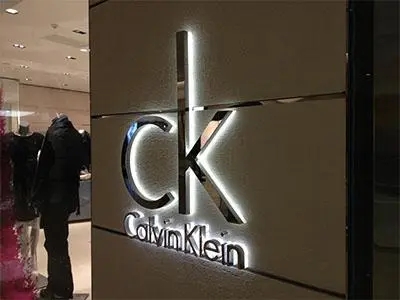 成都广告公司说莫忽视广告牌图案深夜AV免费观看